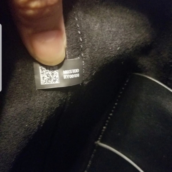 COPY - Michael Kors Junie Large Pebbled Leather T… - Picture 5 of 9